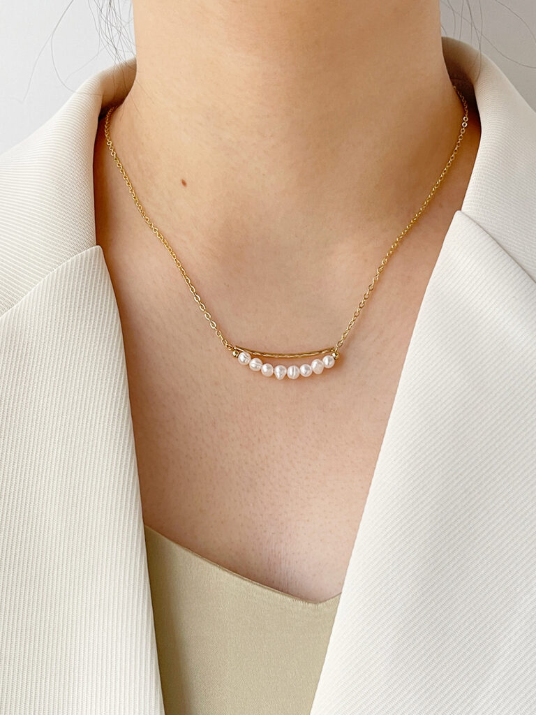 Elegante Perlenkette aus Frischwasserperlen für Frauen - Einfache Minimalistische Goldröhrenperlen Brautjungfernschmuck – Bild 2