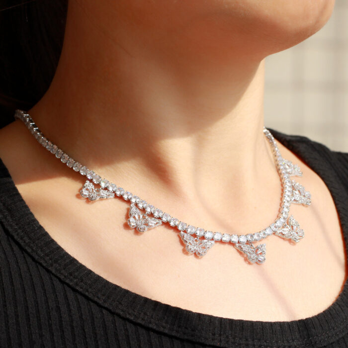 CWWZircons Bling Iced White Gold Color Cubic Zirconia Cute Butterfly Charm Chain Necklace Collar for Women Jewelry CP070 – Bild 2