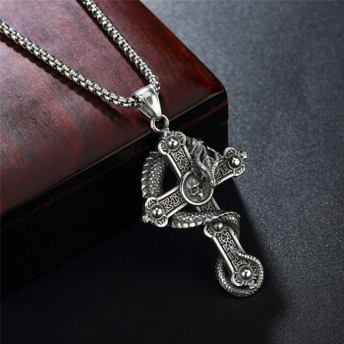 "Gothic Skull Cross Halskette aus Edelstahl - Punk Biker Men Skull Dragon Necklace Jewelry - Geschenkidee für Gothic Jewelry Fans!" – Bild 4