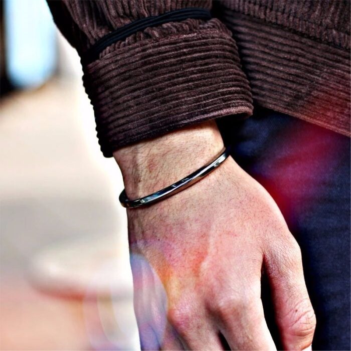 MEN TWISTED C BANGLE WITH SMALL WRIST MOBIUS BRACELET ANTIQUE SILVER COLOR STACKING CUFF BANGLE STAINLESS STEEL UNISEX JEWELRY – Bild 5