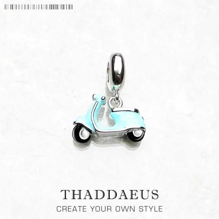 Charm Anhänger für Armband Motorroller hellblau Emaille silber Karabiner – Bild 1