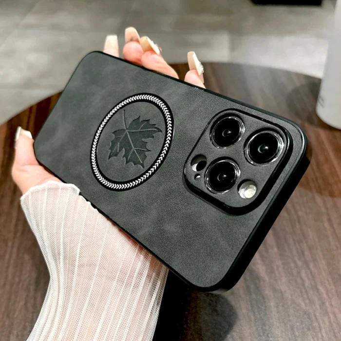 MagSafe Lederoptik Hülle iPhone 12-17 Pro Max Plus Ahornblatt Design – Bild 2