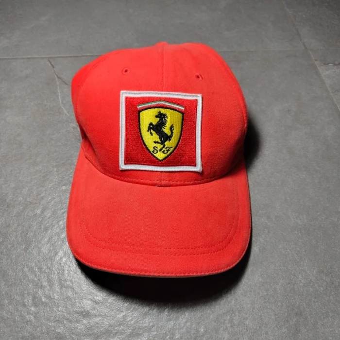 Original Puma Ferrari Kappe Baseball Cap Rot Scudetto Fan Cap Limited Edition – Bild 1