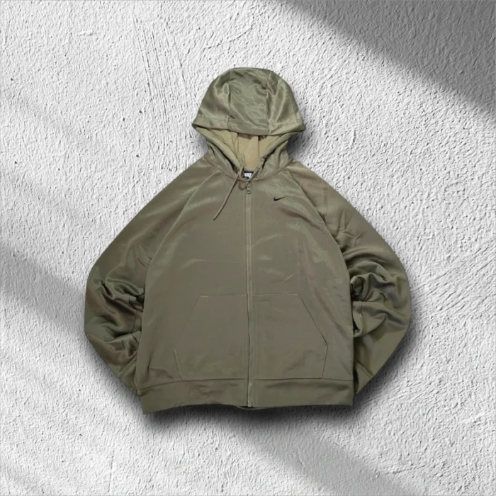 Nike Sportswear Repeat Hoodie Olive – Logo Tape – Bild 1